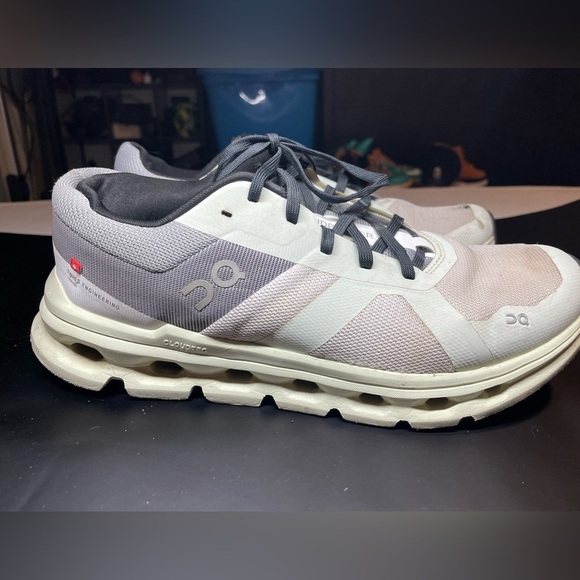 On cloud On Running cloudrunner sneakers women’s 9 size - Picture 6 of 11